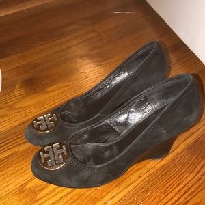 Tory Burch Chelsea Wedges